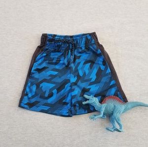 Gently used boys 2t jumping beans athletic shorts